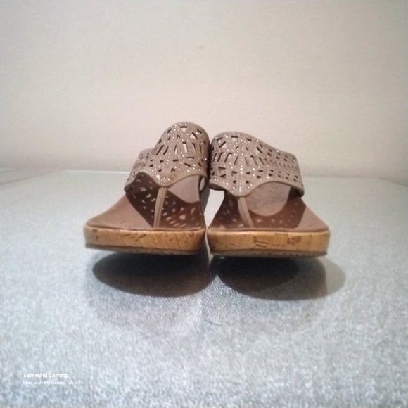 Skechers Luxe Foam Gold Sparkle Thong 1/2" Cork Wedge 2.5" Platform N/W/O/B Sz 7 - Picture 3 of 11